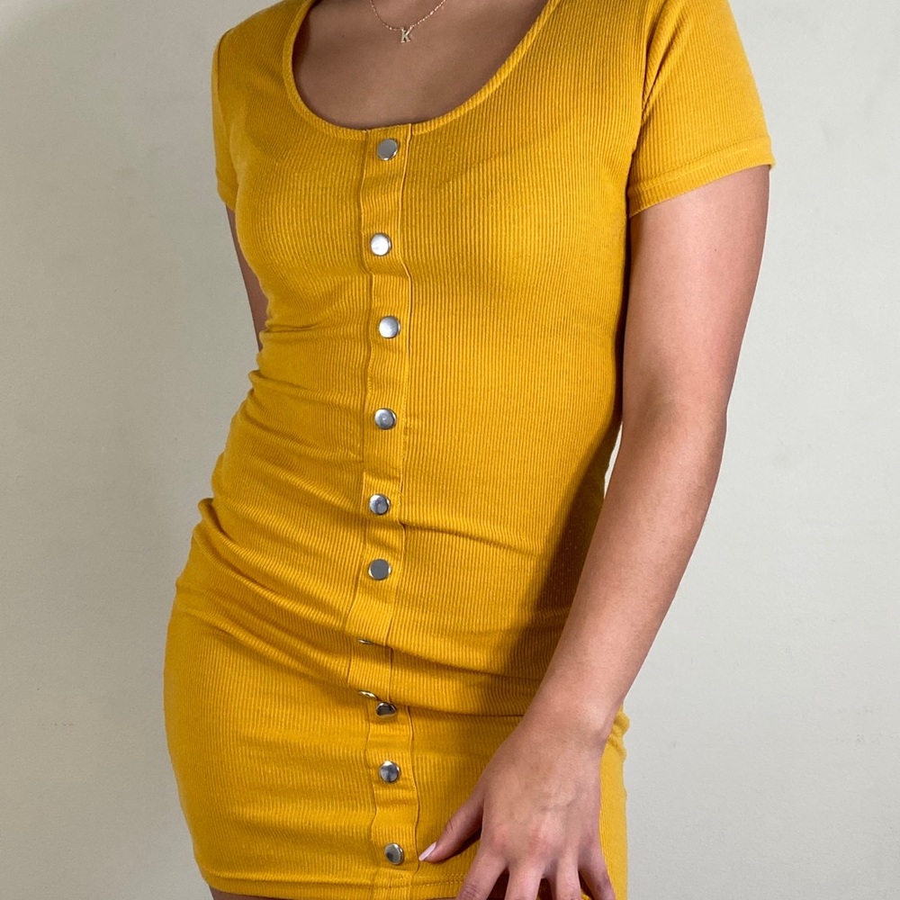 Dress- mustard body con dress